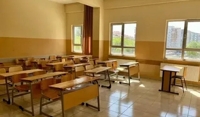 Skandallarla Gündeme Gelen Okul Müdürü Görevden Alındı