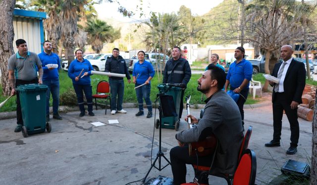 Temizlik Personelleri Konser Verecek