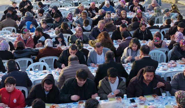 Köy meydanında Ramazan buluşması