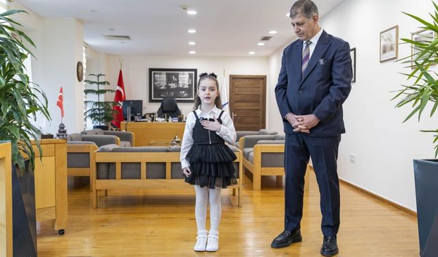 4 yaşından beri İstiklal Marşı’nı ezbere okuyor