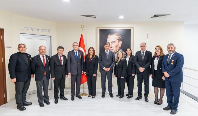 Şehit aileleri derneklerinden Başkan Tugay’a ziyaret