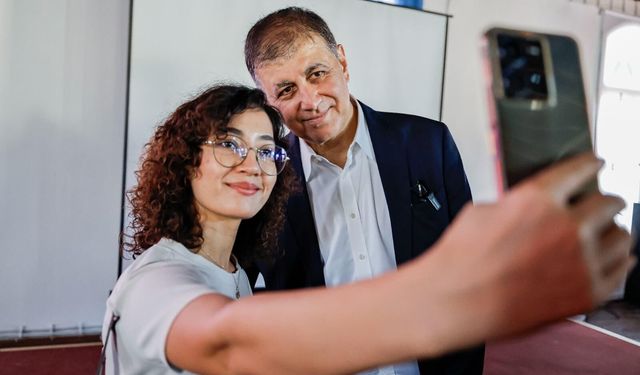 İzmir’de gençler yalnız değil