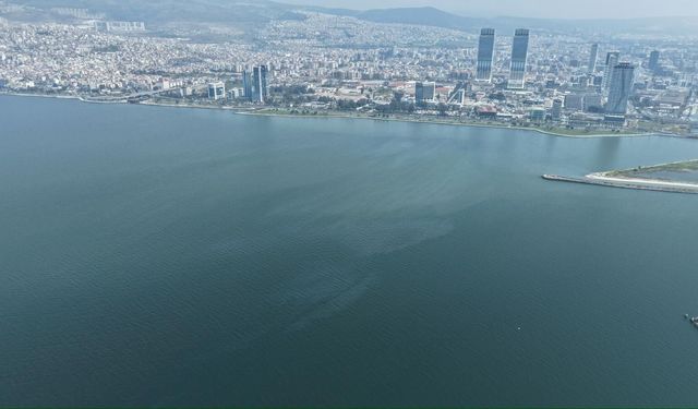 İzmir Körfezi’nde yine dış kaynaklı kirlilik alarmı