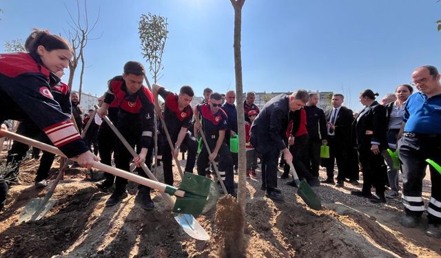 İzmir İtfaiyesi Korusu’na ilk fidanlar dikildi