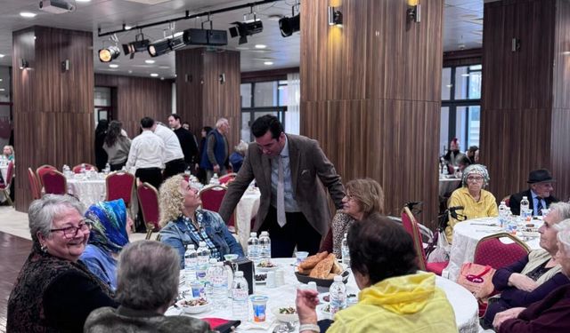 Huzurevinde iftar buluşması