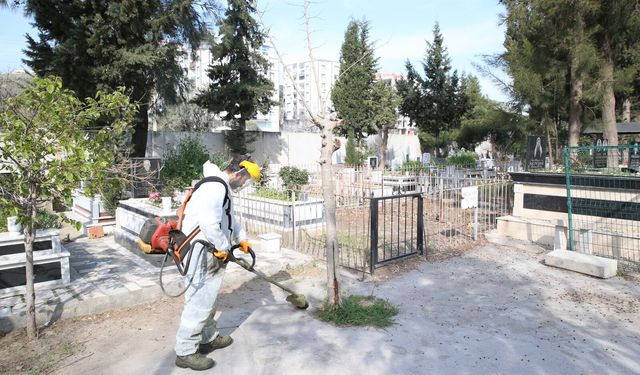 Çiğli’de Bayram Öncesi Cami Ve Mezarlıklarda Kapsamlı Temizlik