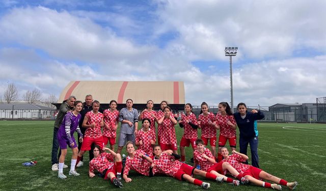 Konak Belediyespor şampiyonluk yolunda emin adımlarla ilerliyor