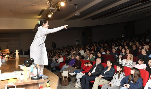 Çiğli’de Dünya Tiyatrolar Günü Etkinlikleri Sanatseverleri Buluşturdu