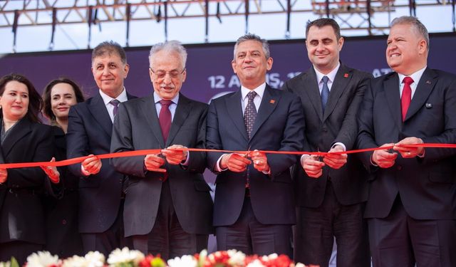 Başkan Tugay: İzmir CHP’li başkanlarıyla hizmetin şehridir