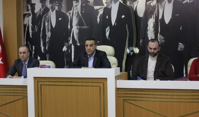 ÇİĞLİ MECLİSİNDE GÜNDEM YOĞUN: MALİ TABLO VE İHALE TARTIŞMASI ÖNE ÇIKTI