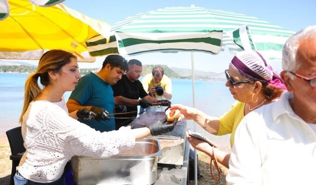 Çeşme’de unutulan Hıdırellez geleneği Yassıada’da yeniden yaşatıldı