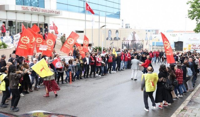 Çiğli’de 1 Mayıs Coşkusu: Başkan Yıldız Emekçilerle Omuz Omuza