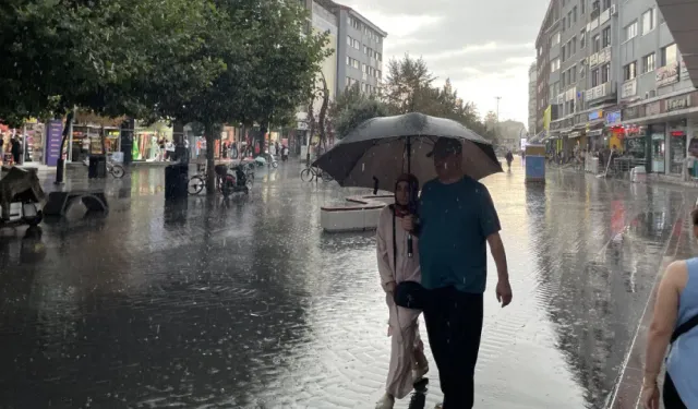 BAKANLIKTAN “SARI” KODLU UYARI: SAĞANAK VE FIRTINA GELİYOR
