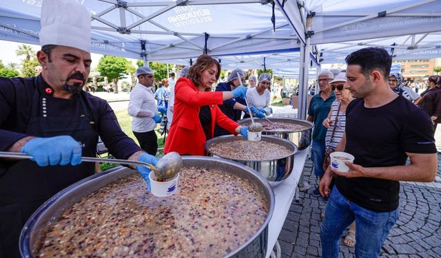 İzmir'de muharrem ayı aşureyle taçlandı