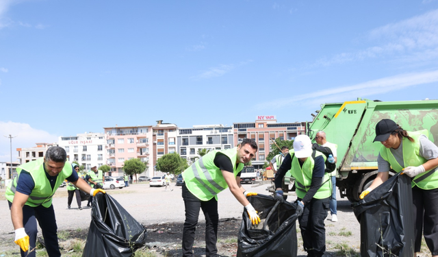 Çiğli’de Çevre Günü Etkinliği: Çöpler Toplandı, Çevre Bilinci Kazandı