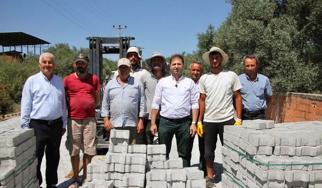 Tire’de Kırsal Kalkınma Hamlesi: Tire’ye 20 Bin Metrekare Kilit Parke Taşı Desteği