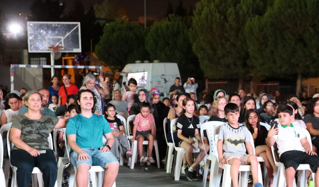 Çiğli’de Mahalle Sinema Günlerine Büyük İlgi