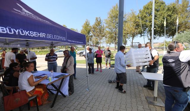 İZMİR BÜYÜKŞEHİR BELEDİYESİ’NDEN EFES SELÇUKLU İNCİR ÜRETİCİSİNE DESTEK