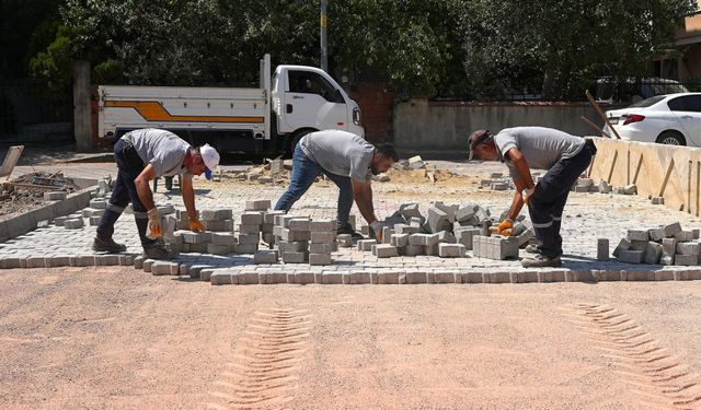 KEMALPAŞA’DA ASFALT SEFERBERLİĞİ SÜRÜYOR