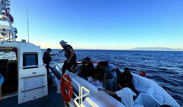 Urla ve Seferihisar’da 100 Düzensiz Göçmen ile 1 Şüpheli Yakalandı