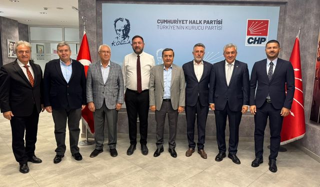 CHP İZMİR’DE ESKİ BELEDİYE BAŞKANLARI SAHAYA İNİYOR