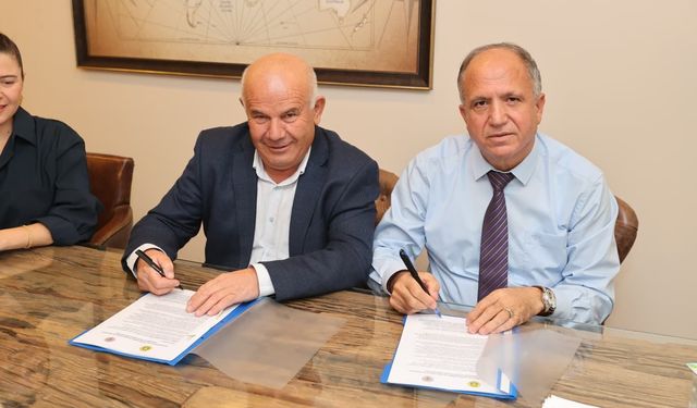 Buca’da 3. Yaş Üniversitesi için imzalar atıldı