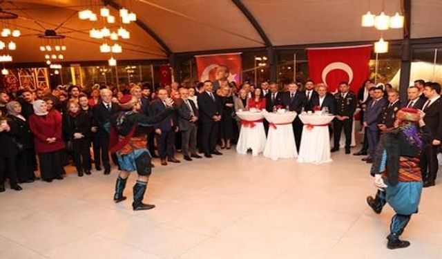Çiğli’de Başkan Yıldız’ın ev sahipliğinde Cumhuriyet Bayramı resepsiyonu