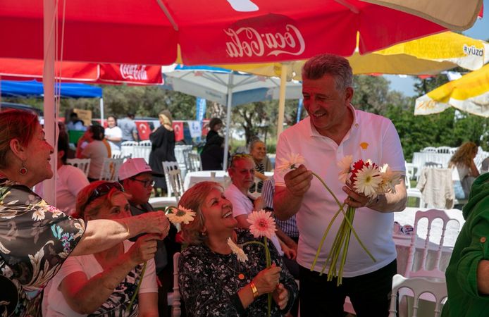 Anneler Günü’nde Güzelbahçe’de Sevgi Dolu Buluşma