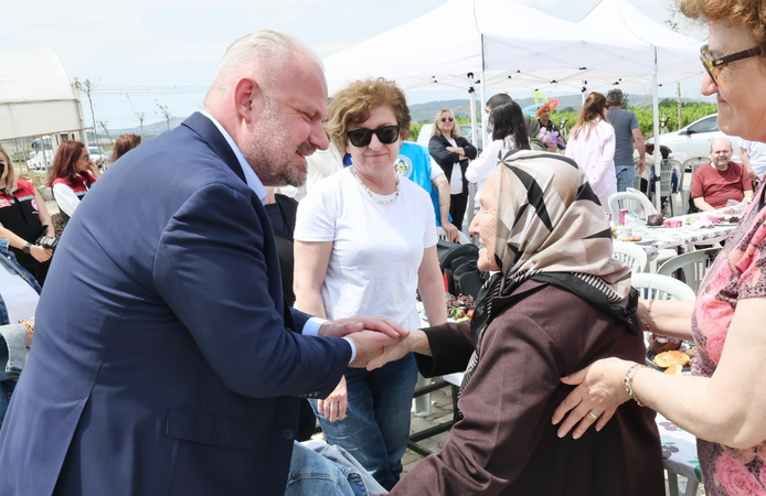 “Birlik ve dayanışma içinde bir bayram diliyorum”