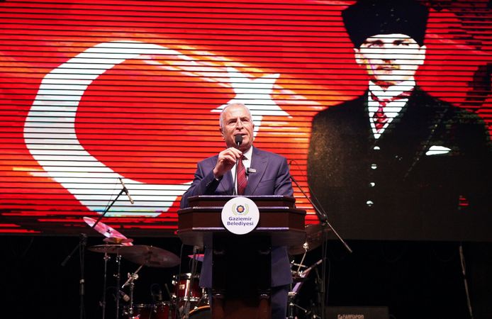 Gaziemir’de 19 Mayıs kutlamaları Aslı Güngör konseriyle başladı