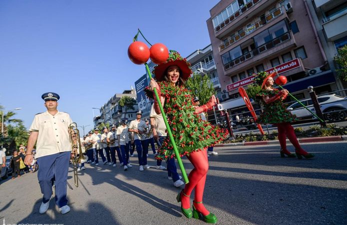 “Bir ve bütünüz, gençler bu ülkenin emaneti”