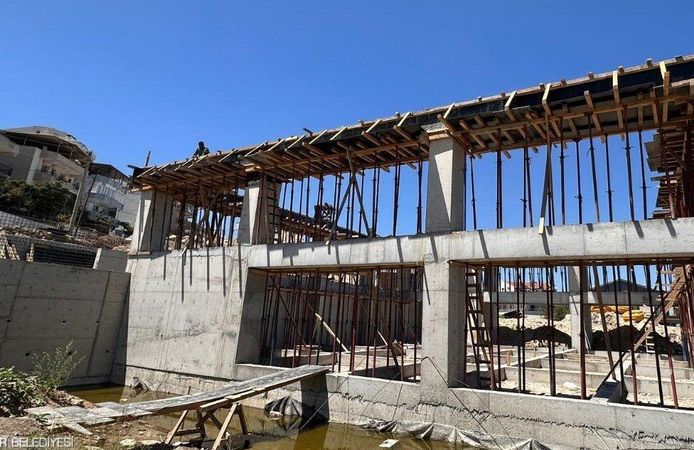 Dikili’de yeni itfaiye hizmet binası yükseliyor