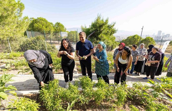Mahalle bostanlarında üretim ve dayanışma büyüyor