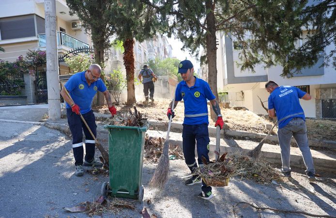 Buca’da yaz temizliği hız kesmeden sürüyor