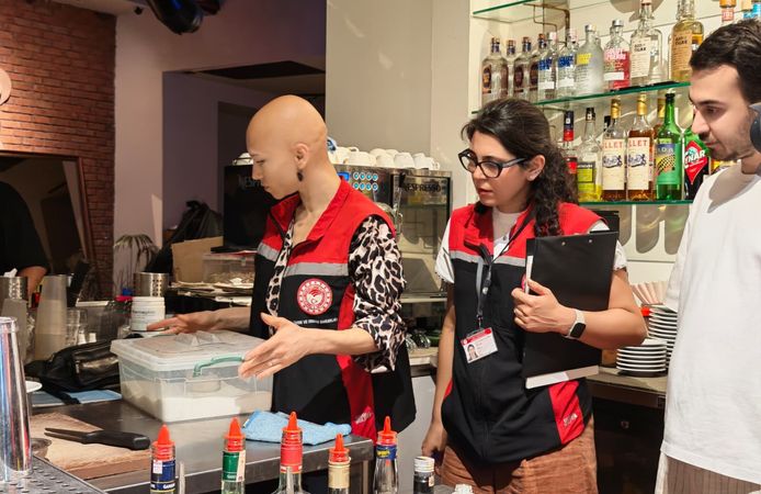 Bornova;da Gece Mesaisi: Güvenilir Gıda İçin Denetimler Aralıksız Sürüyor