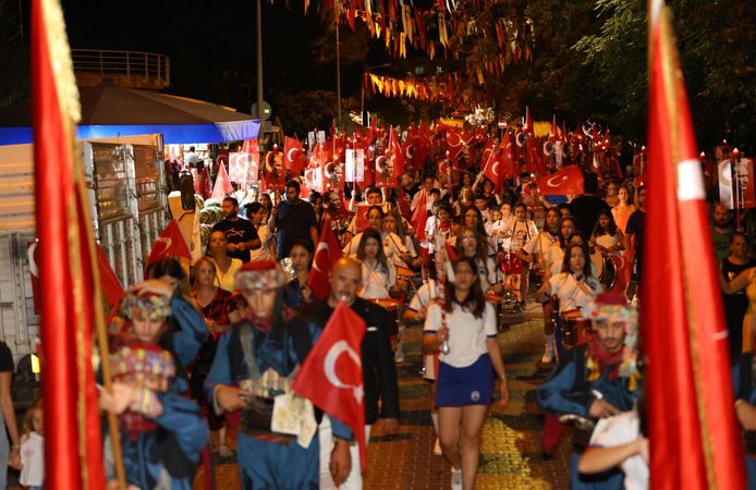 EFES SELÇUK’TA ZAFER BAYRAMI, FENER ALAYI VE ELİZ BAND KONSERİ İLE KUTLANACAK