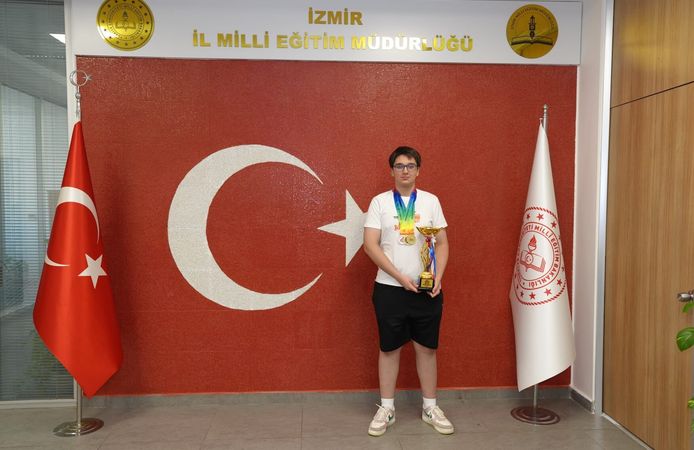 Singapur’dan İzmir’e Dünya İkinciliği Gururu