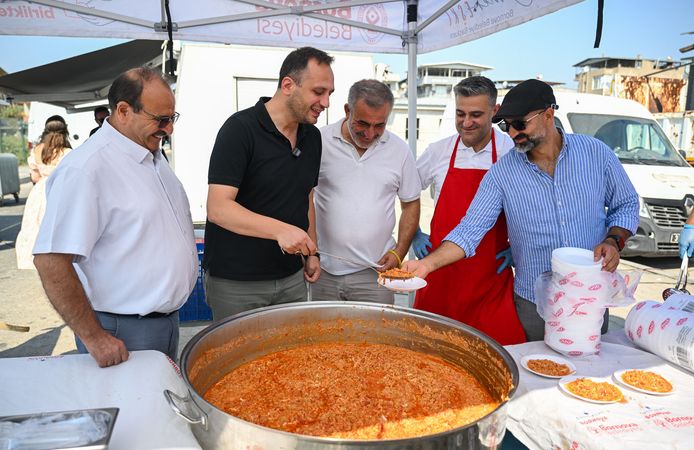 Türkiye’nin en büyük Kent Bostanı’nda Menemen Şenliği