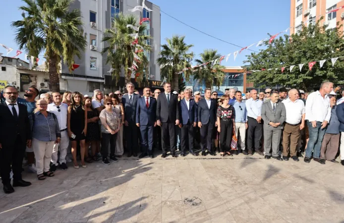 YENİ PARTİ ÇİĞLİ İLÇE BAŞKANLIĞI AÇILDI: “SİLİVRİ TEHDİTLERİNE BOYUN EĞMEYECEĞİZ”
