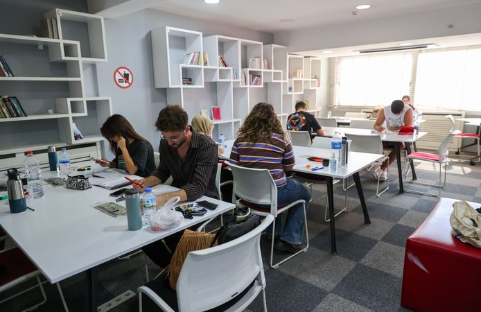 Buca’da üniversitelilere tam destek