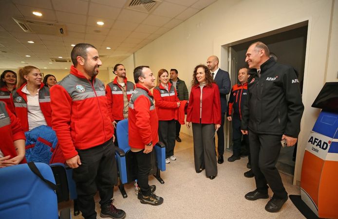 Karşıyaka afet gönüllülerini arıyor