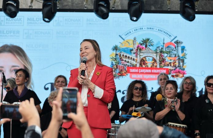 Kemeraltı’nın sokakları festivalle şenlendi