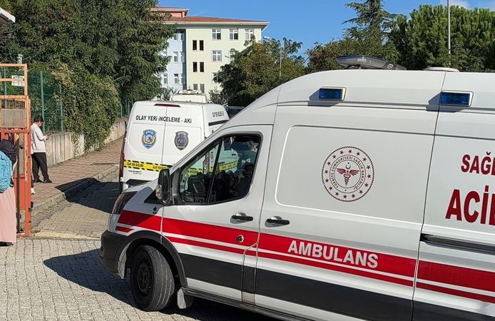 BAŞAKŞEHİR’DE ORTAOKULDA OLAY: 1 ÖĞRENCİ HAYATINI KAYBETTİ, 7 ÖĞRENCİNİN TEDAVİSİ SÜRÜYOR