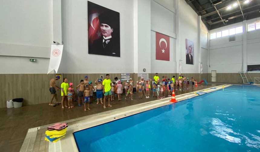 Ataşehir 1881 Spor Kulübü yüzme kursu başladı