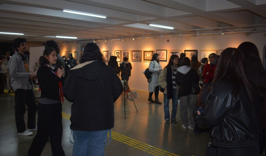 Egeli öğrenciler karakalem sanatında buluştu