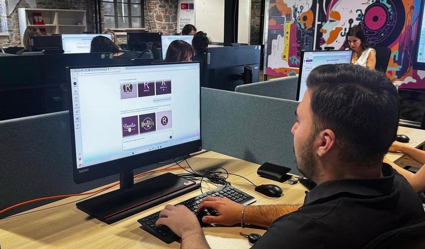 İzmir Büyükşehir, gençleri dijital geleceğe hazırlıyor