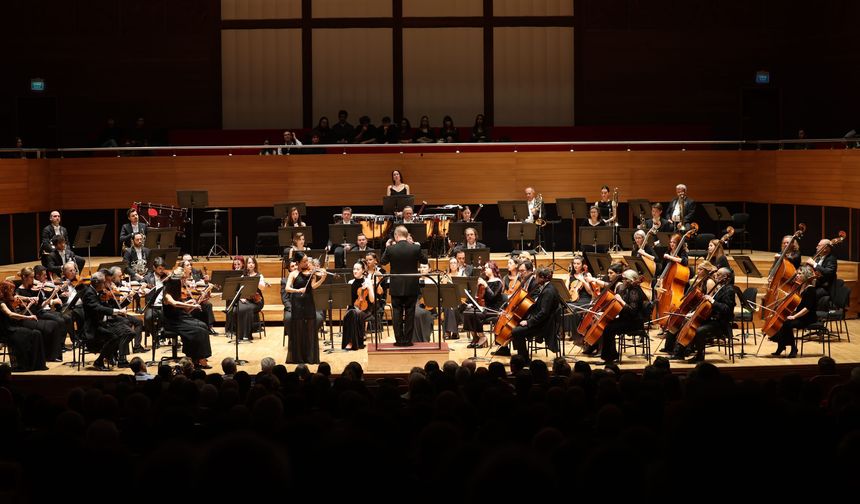 İzmir Devlet Senfoni Orkestrası 2 büyük yeteneği buluşturdu