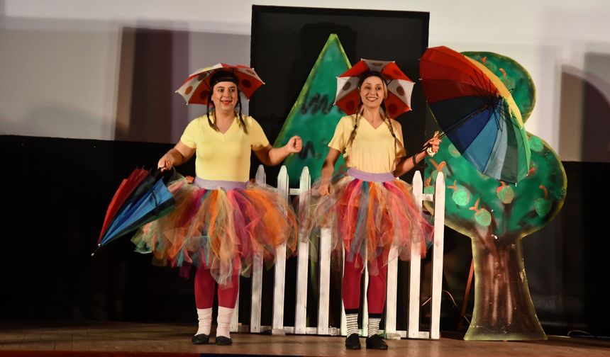 Sökeli Çocuklar Tiyatroyla Buluştu