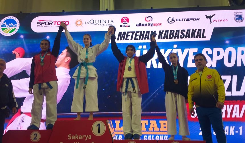 PAMUKKALE’NİN YILDIZLARI SAKARYA’DA DEVLEŞTİ