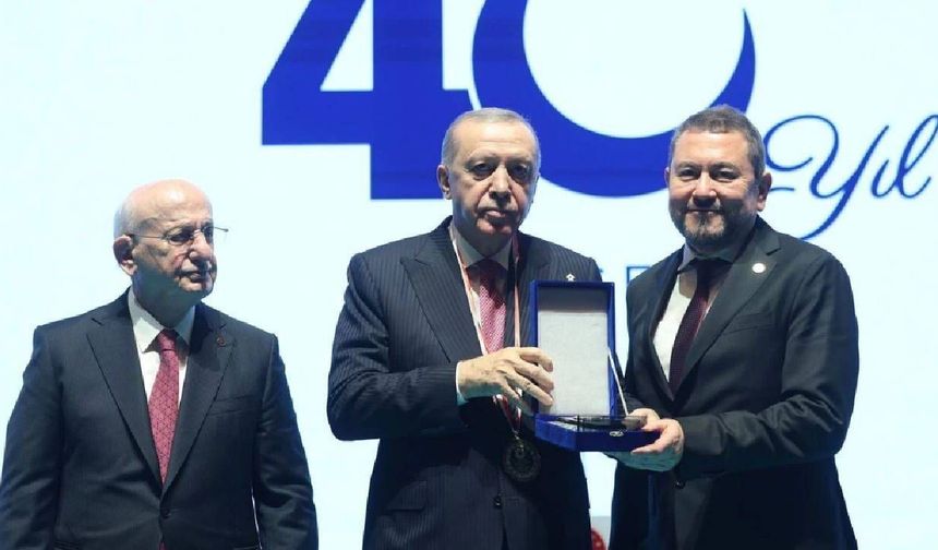 CUMHURBAŞKANI ERDOĞAN’DAN PLAKET ALAN İŞ İNSANI NAZIM TORBAOĞLU, AVOD SORUŞTURMASINDA TUTUKLANDI
